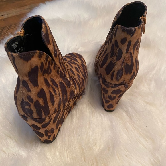 Leopard Micro Booties - Picture 6 of 9
